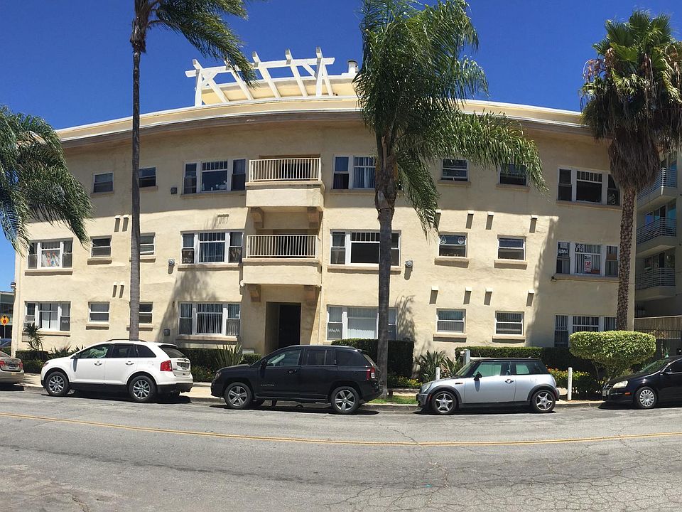 2nd image of 3105 5th Ave