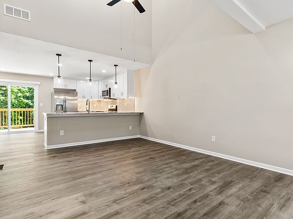 4th image of 9520 W 77th Ter