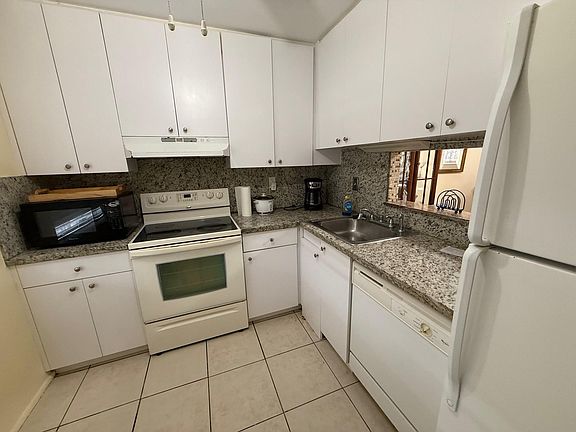 5th image of 4898 NW 29th Court #409