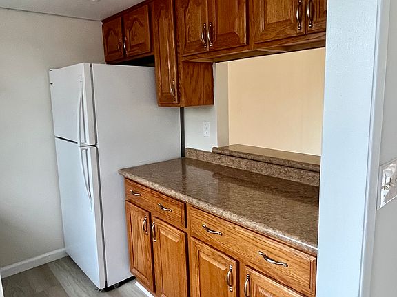 3rd image of 1091 Seacliff Dr S #1091