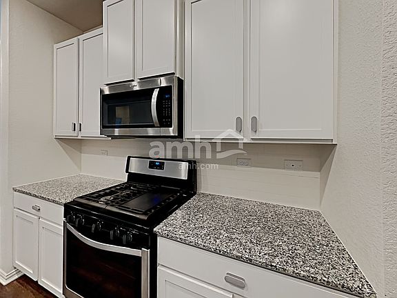 3rd image of 2725 Brogan Crk