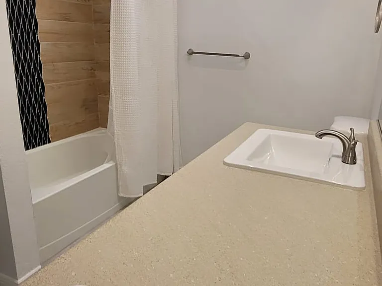 5709 Avenida Silla — Photo 16