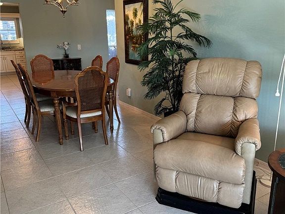 5th image of 600 E Lake Jasmine Cir APT J106