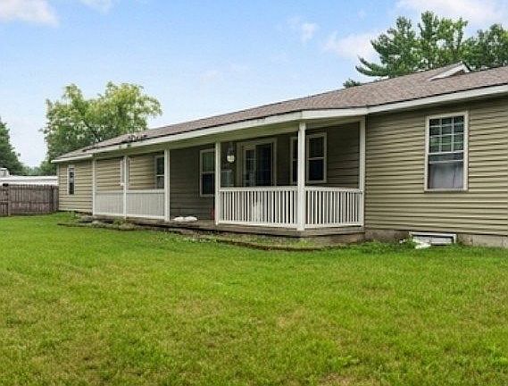 3rd image of 445 Old County Farm St