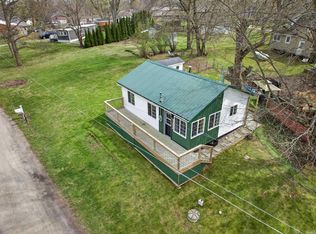 930 W 590 S, Wolcottville, IN 46795