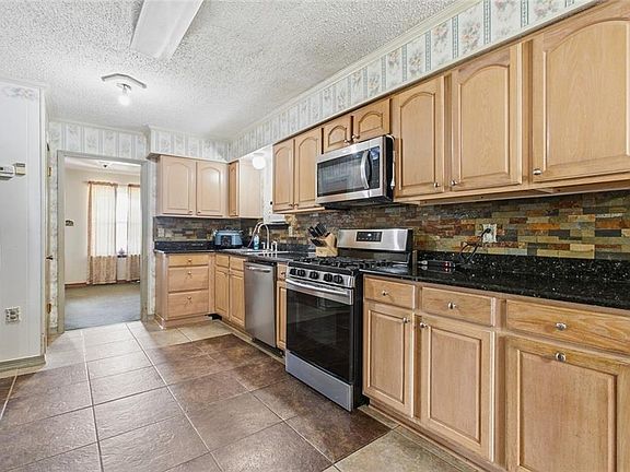 5th image of 1721 N Bengal Rd