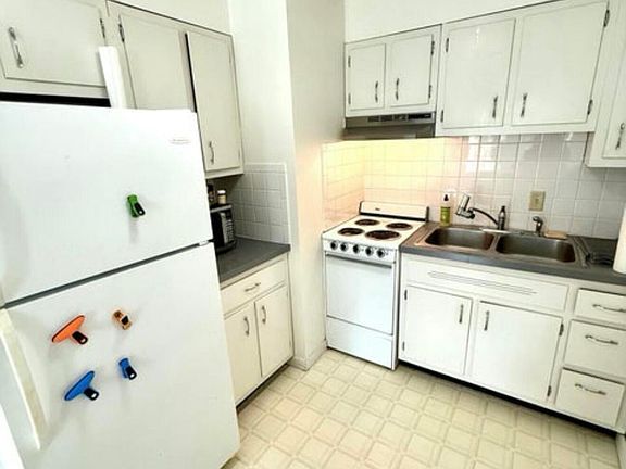 5th image of 34 Brown St #1