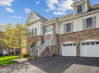 31 Baxter Ln, West Orange, NJ