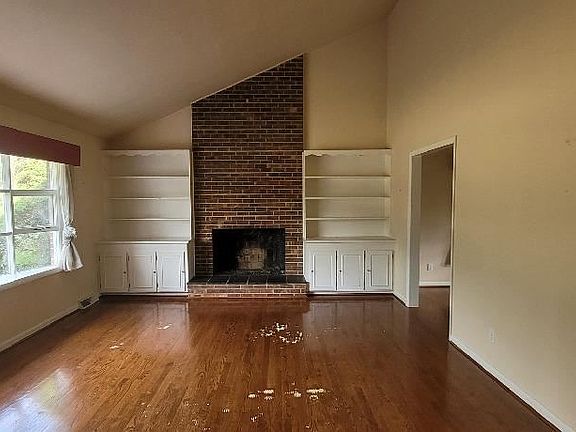 4th image of 2203 Beverly Hts