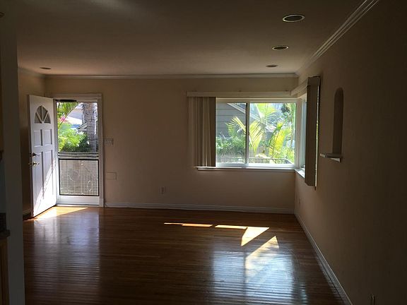 5th image of 4806 Pescadero Ave