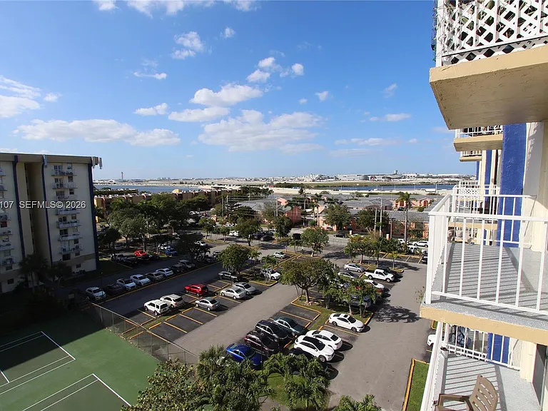 4550 NW 9th St #815E — Photo 7