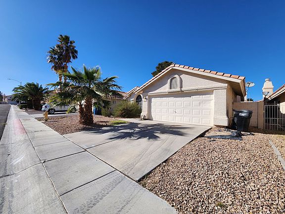 2nd image of 1524 Los Alamos Dr
