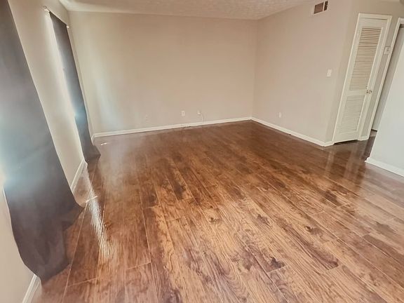 2nd image of 91 Northdale Pl