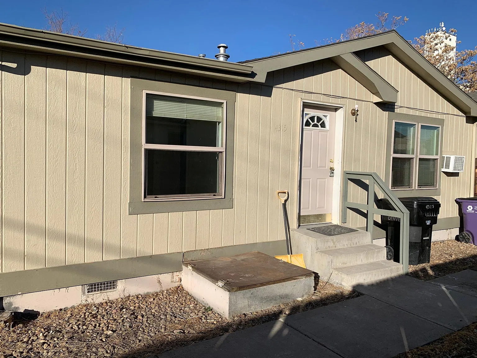 2 bed, 1050 sqft, $1,650 — Photo 1