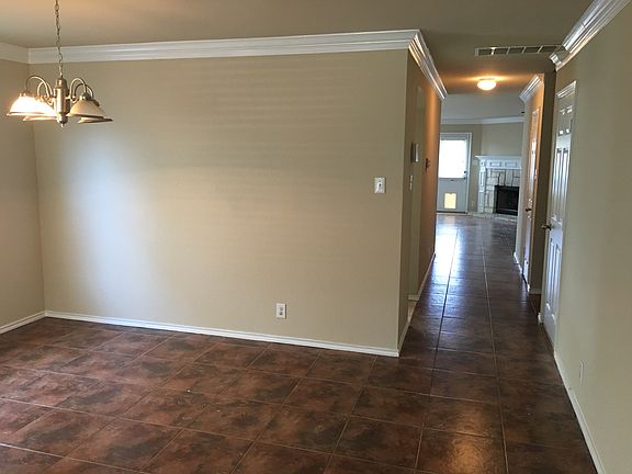 5th image of 7831 Oakdale Park