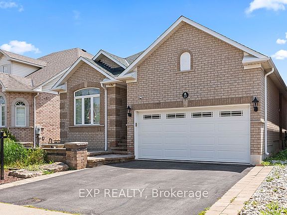 2nd image of 225 Ellis Cres