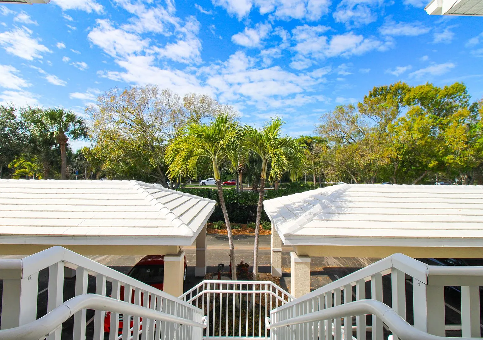 North Naples Sweet Water Bay Furnished Seasonal Rental — Photo 3