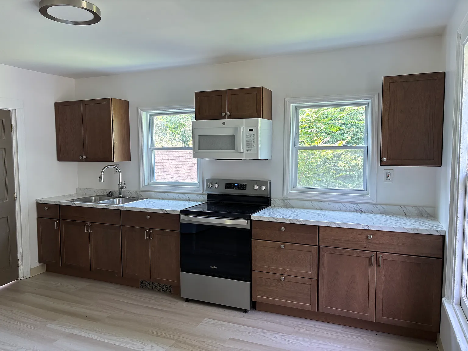 2 bed, 1.5 bath, 1250 sqft, $2,250 — Photo 1