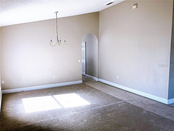 4th image of 926 Chanler Dr