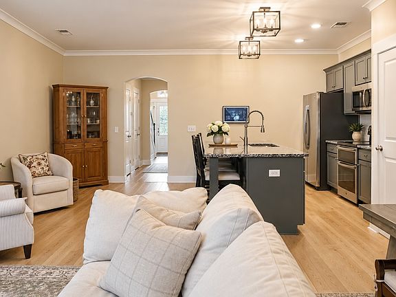 4th image of 4032 Gracious Dr