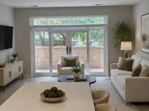 989 S Buchanan St Unit 211, Arlington, VA 22204
