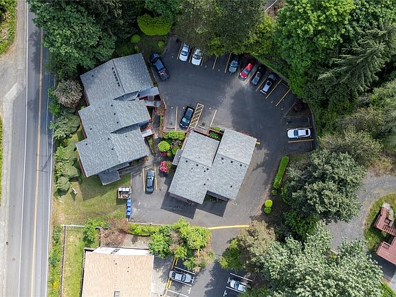 2nd image of 108 Kensington Avenue SW