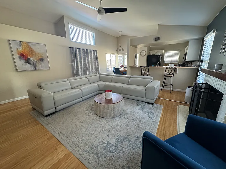 3878 W Cindy St — Photo 2