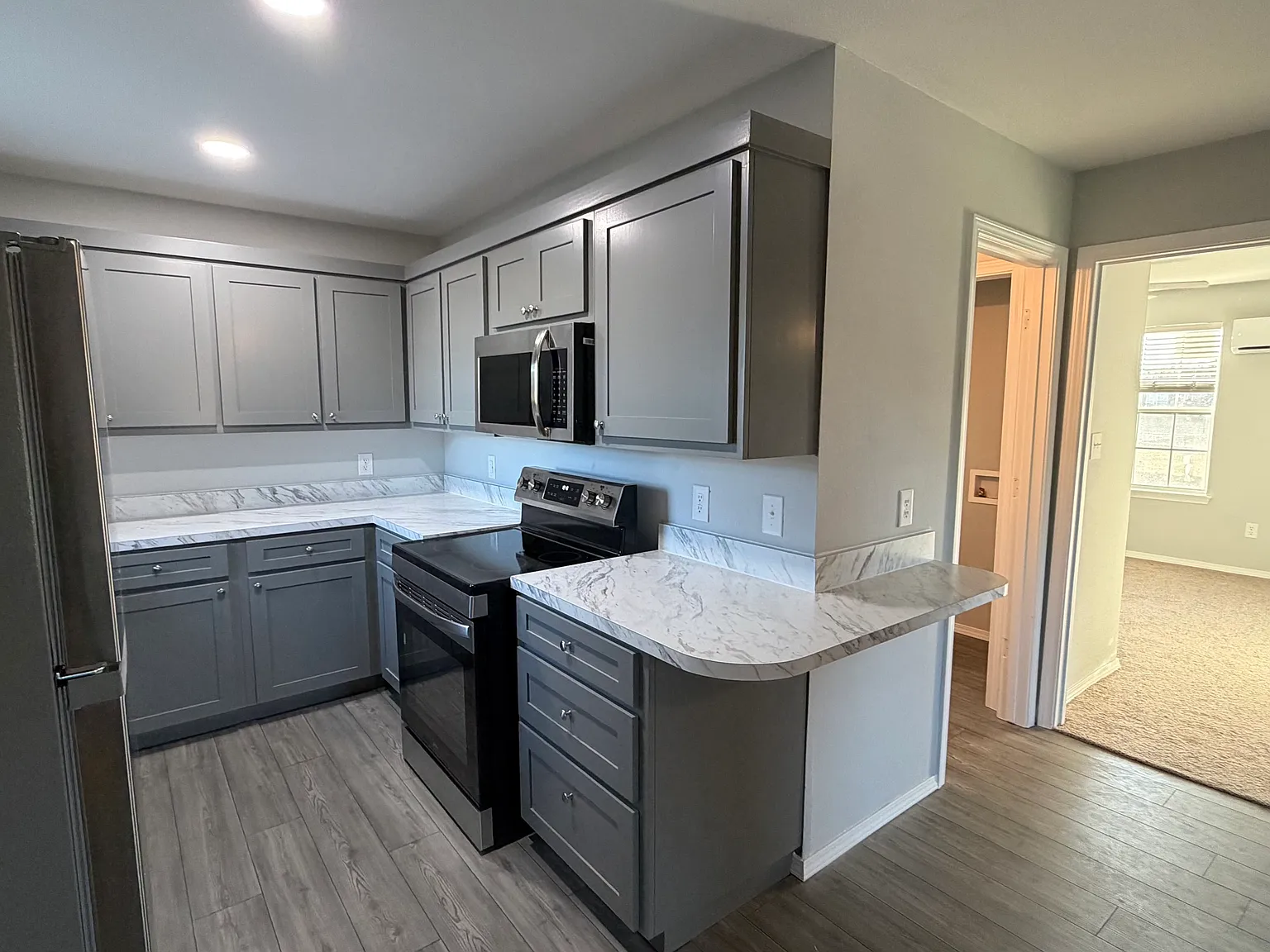 2 bed, 714 sqft, $845 — Photo 3