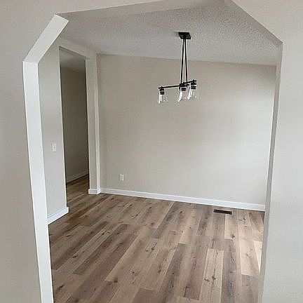 5th image of 2406 Detroit Rd