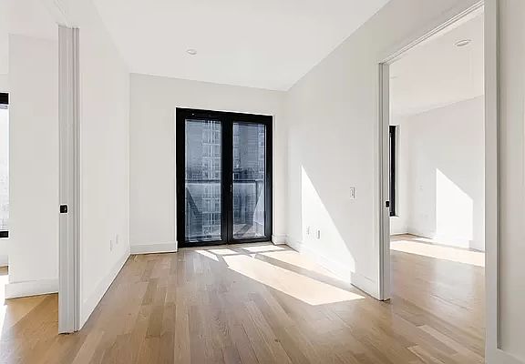 3rd image of 260 Gold St APT 714