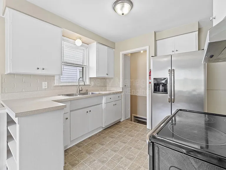 2121 Euclid St — Photo 2