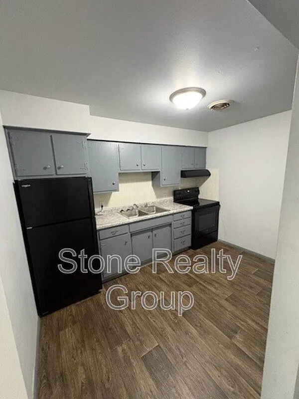2 bed, 1.0 bath, 720 sqft, $700 — Photo 3