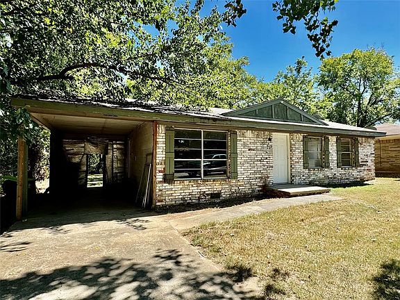 2nd image of 221 Lakeview Dr