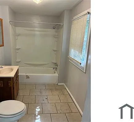 626 1/2 Glenwood St — Photo 3