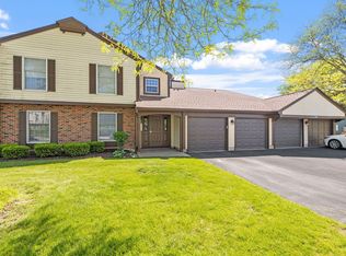 54 Plymouth Ct APT 202D, Naperville, IL 60565