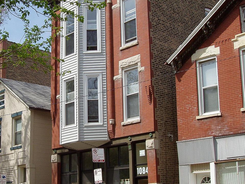 1st image of 1084 N Marshfield Ave APT 3F
