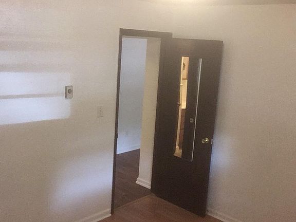 2nd image of 303 Williamsburg Dr APT 6