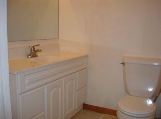 321 Wilder St APT 4, Aurora, IL 60506