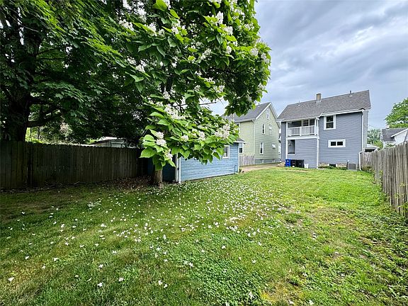 5th image of 530 Stafford Ave