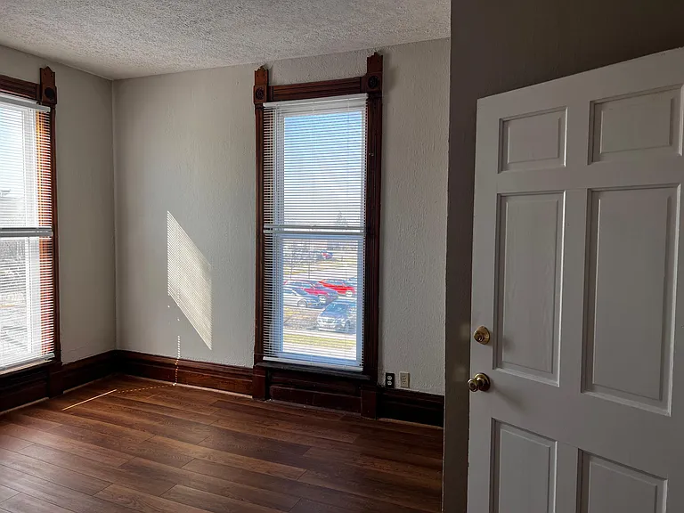 107 S College Ave #4 — Photo 4