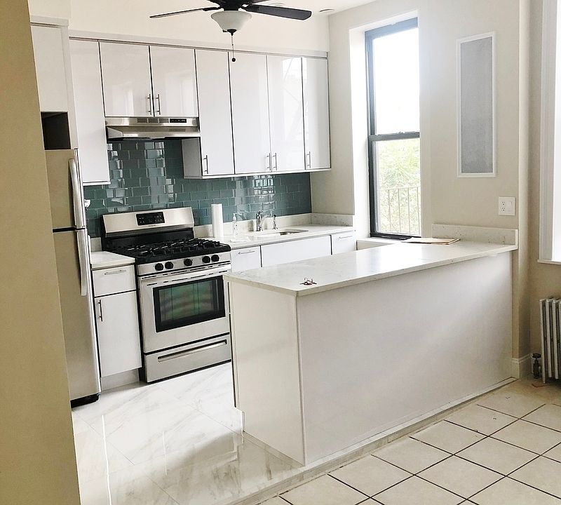 1st image of 377 Vernon Ave #2LL