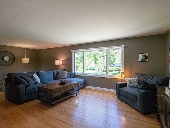 4th image of 1159 E Pratt Dr