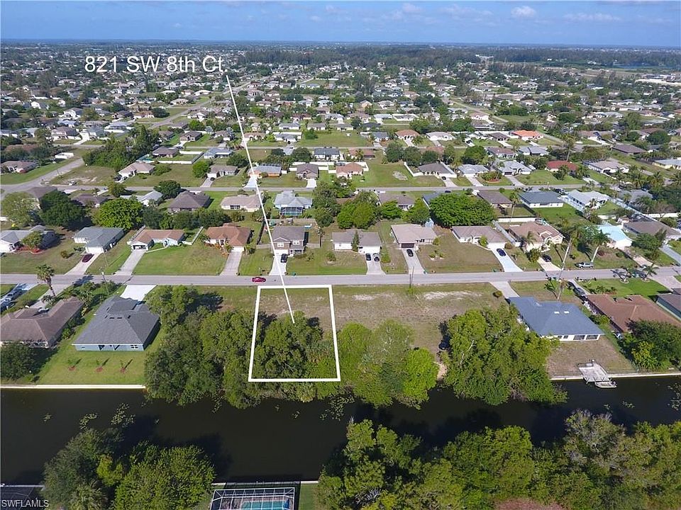 1st image of 821 SW 8th Ct