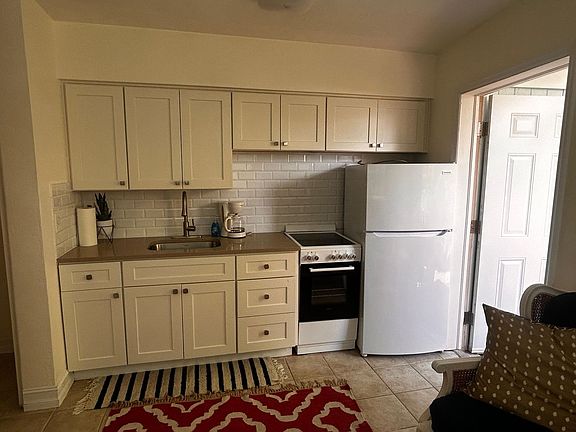 5th image of 11155 2nd St E