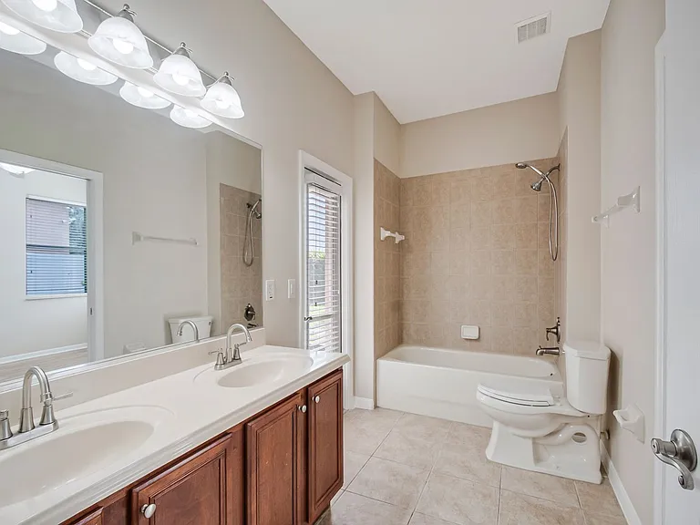1904 Candlenut Cir — Photo 56
