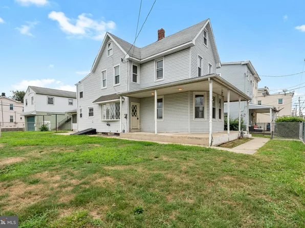 702 Market St, Marcus Hook, PA 19061