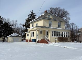 715 S 5th St, Hoopeston, IL 60942