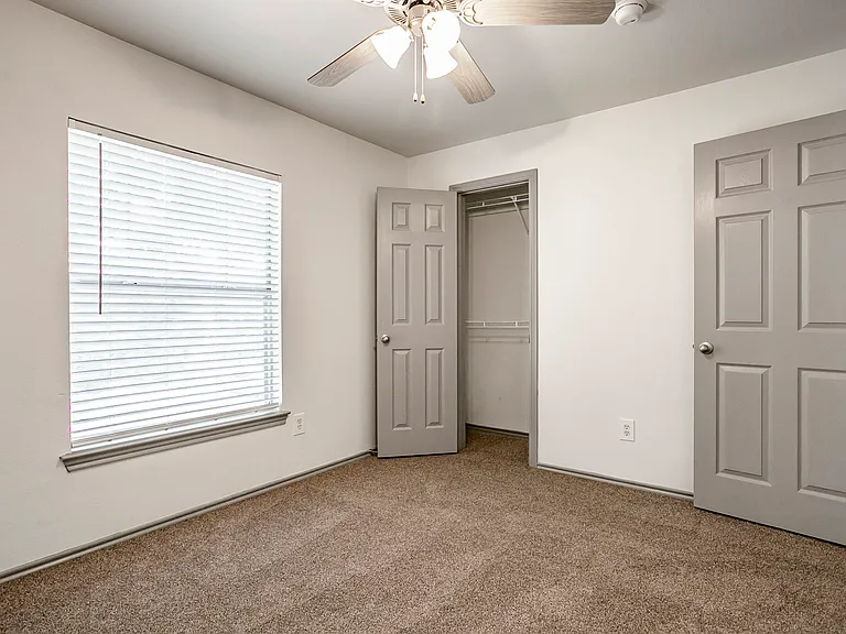 McKinney Park Apartments — Photo 17