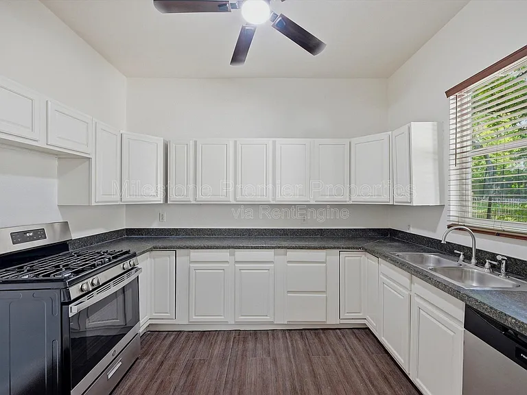 1008 W Morgan St — Photo 8