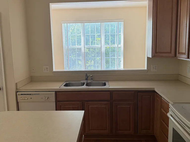 737 Parev Way #1 — Photo 3